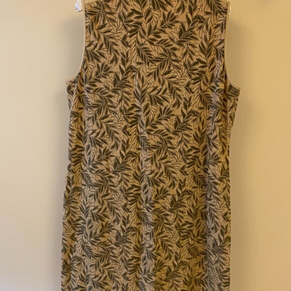 Ladies dress - Picture 2 of 3